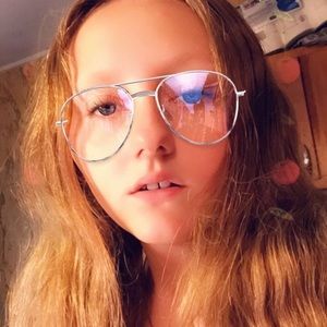 Meet your Posher, Nnora